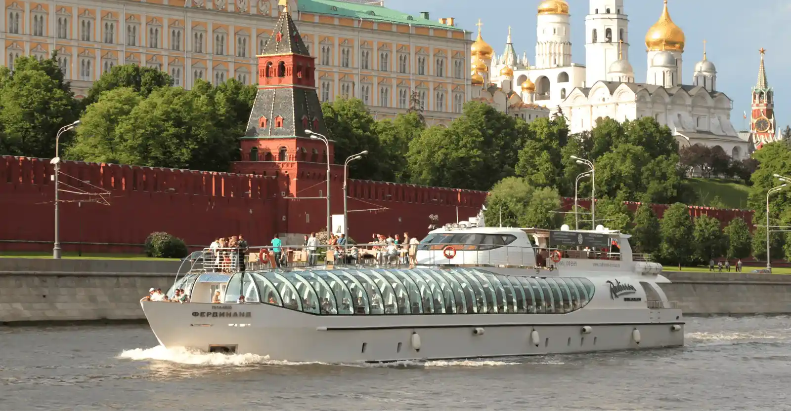 Аренда яхты VIP «Серебряная свеча»